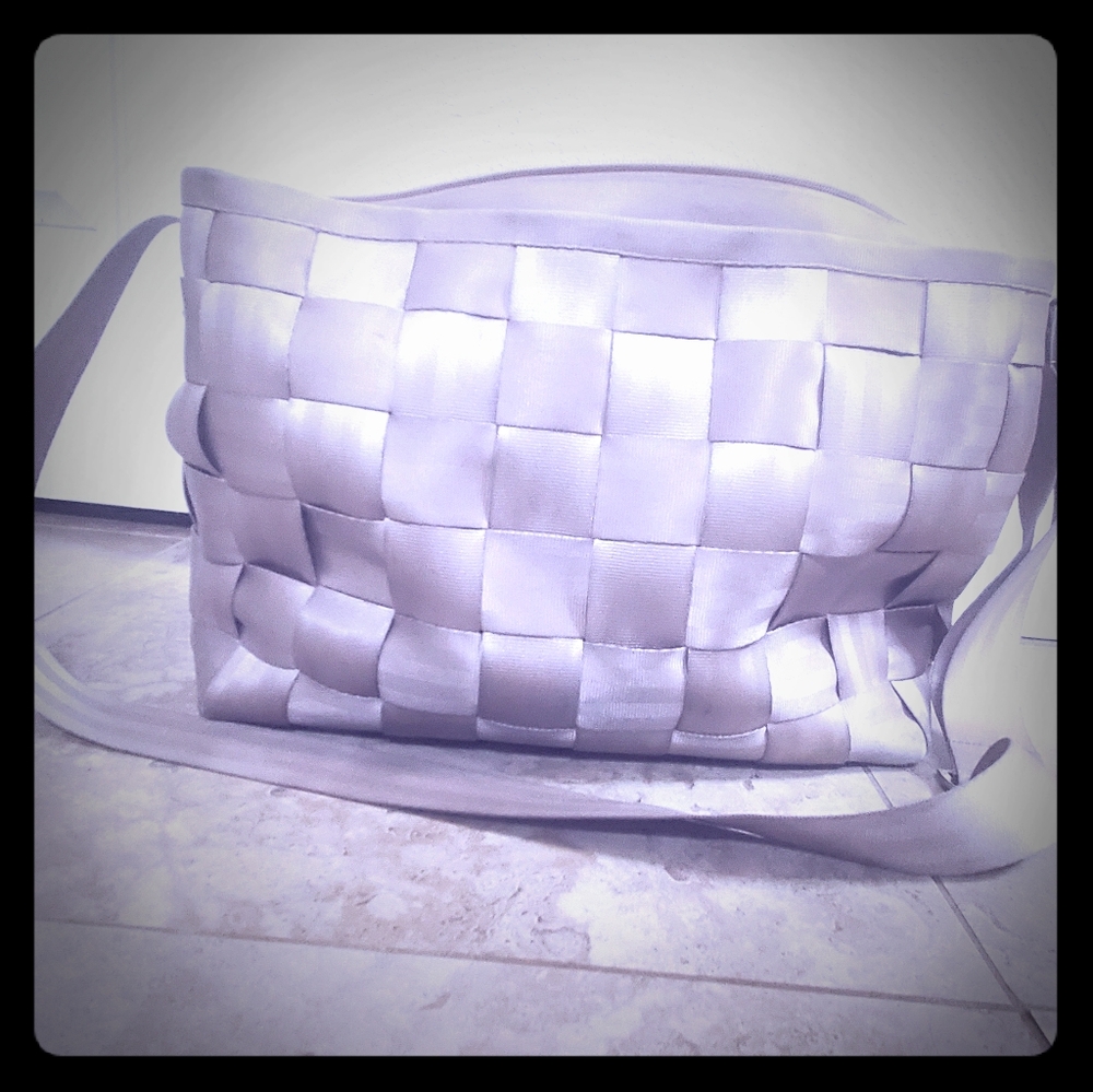 Harvey Seat Belt Bag